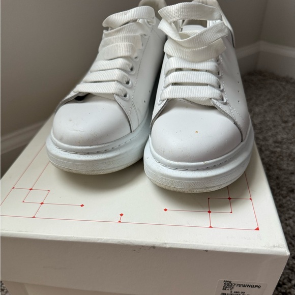 Alexander McQueen Sneakers - Picture 1 of 4
